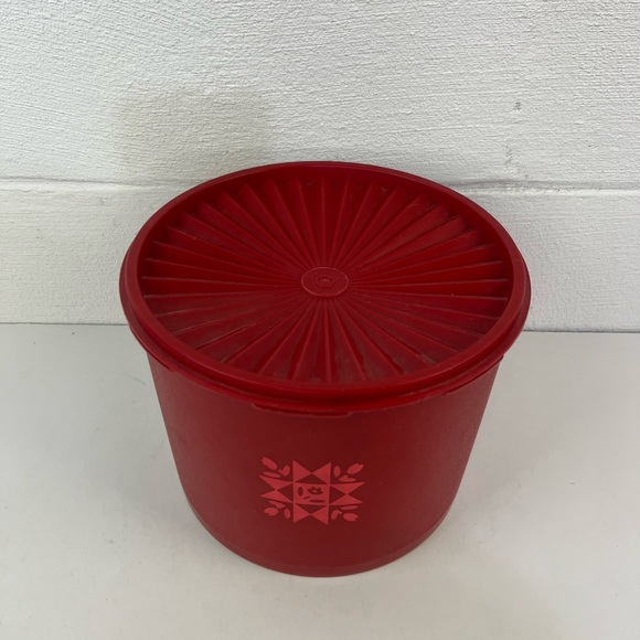 VTG Tupperware 1626-1 Red Tulip Quilt Canister w/Lid - Picture 2 of 7